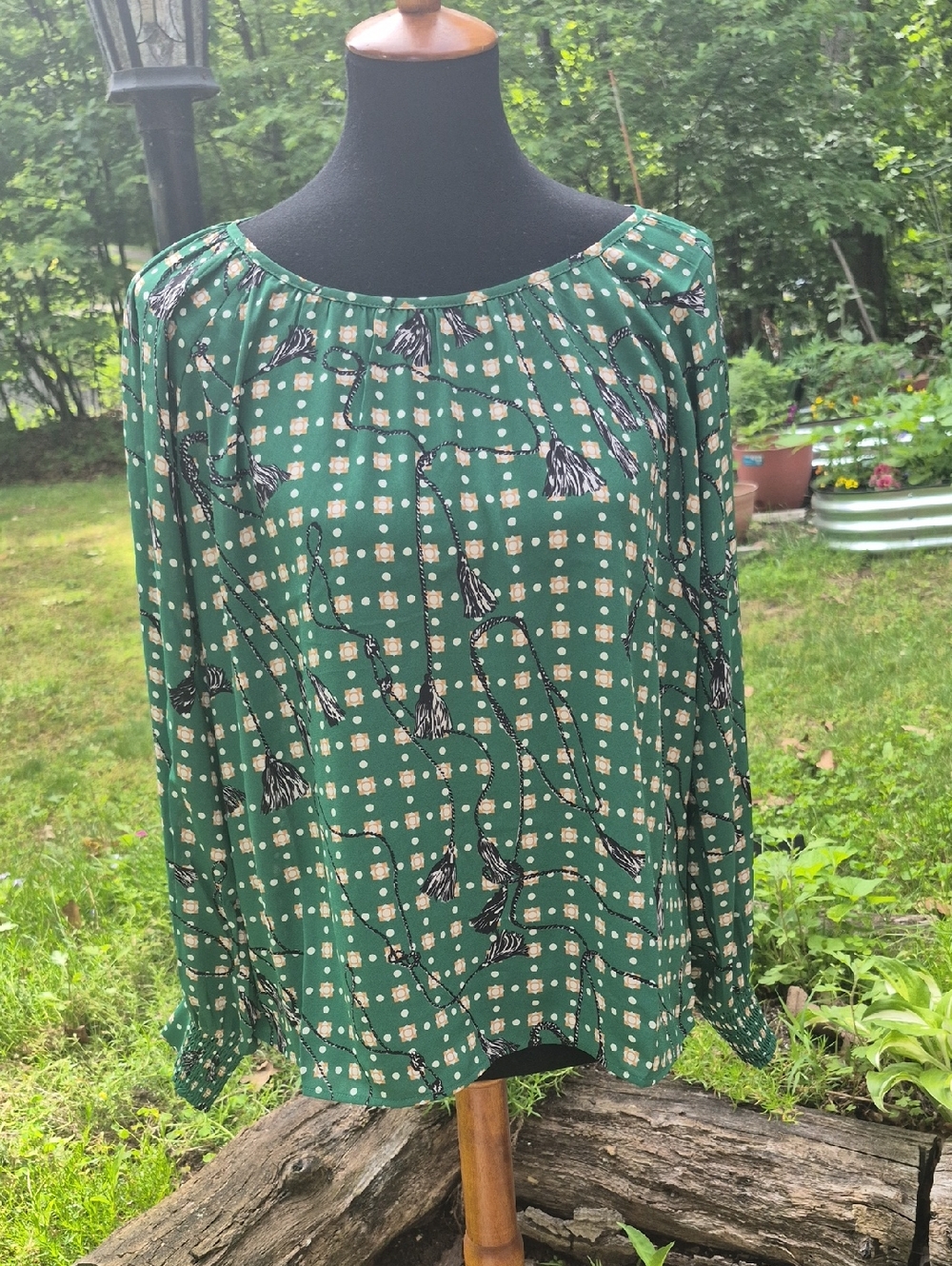 Nwot Cabi Small Womans Voyage Blouse With Elastic Cuffs